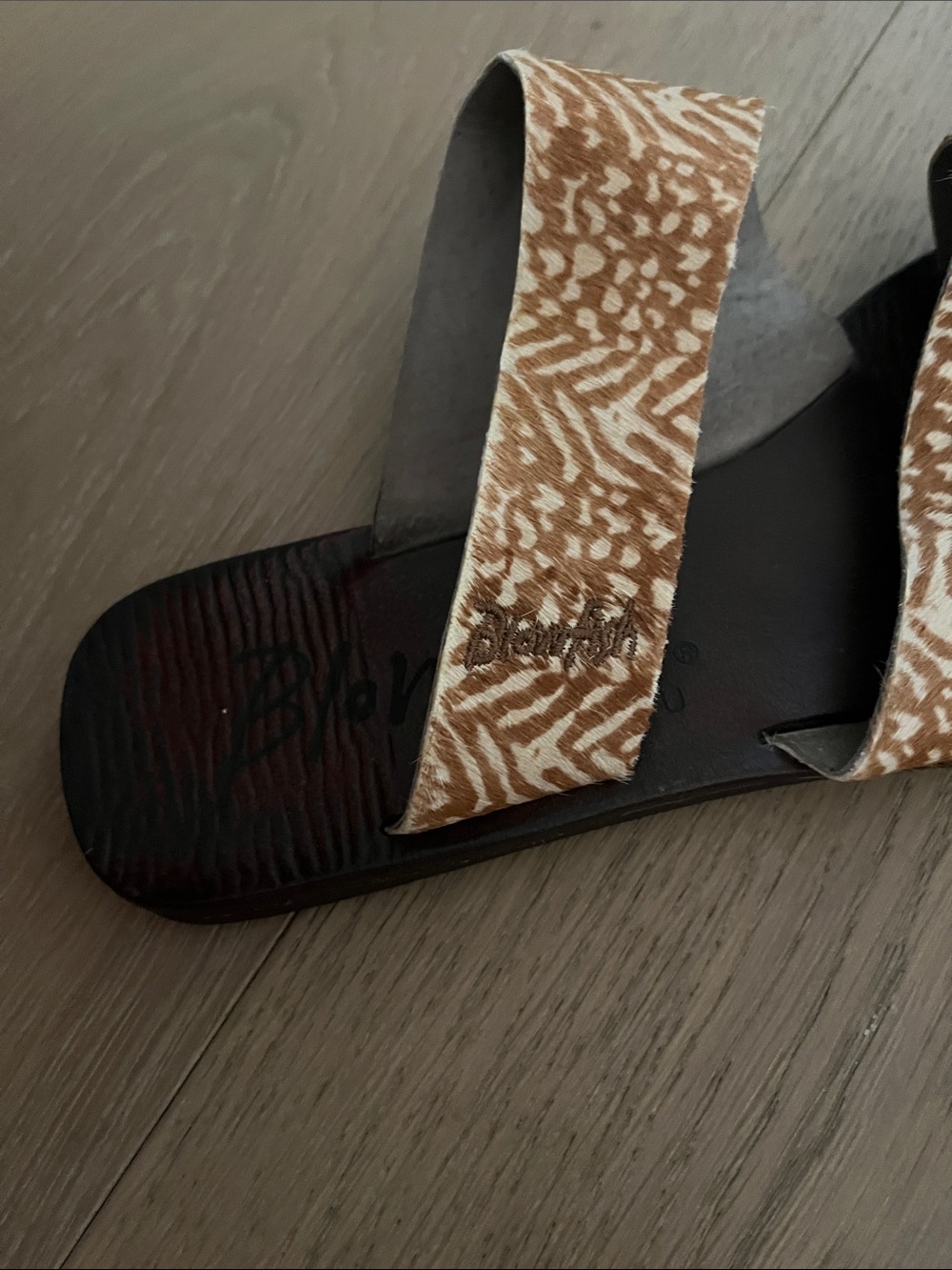Blowfish Tan Brown Patterned Crossover Slide Sandals - Picture 4 of 7